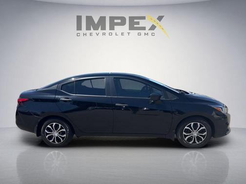 Super Black 2020 Nissan Versa 1.6 S