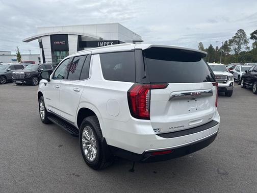 2023 GMC Yukon SLT