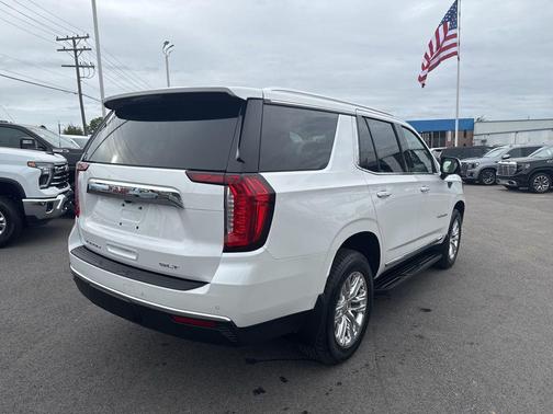 2023 GMC Yukon SLT