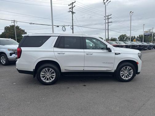2023 GMC Yukon SLT