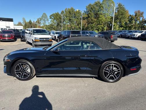 2022 Ford Mustang EcoBoost Premium
