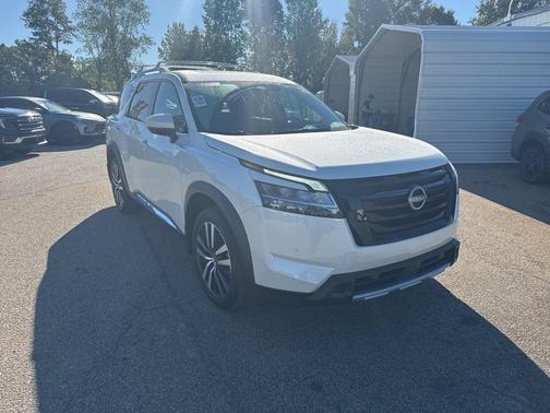 2024 Nissan Pathfinder Platinum FWD