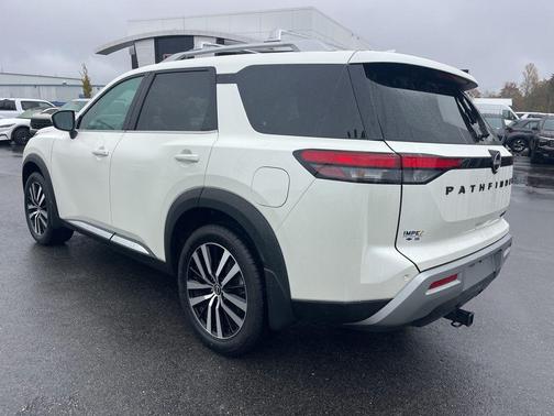 2024 Nissan Pathfinder Platinum FWD