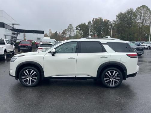 2024 Nissan Pathfinder Platinum FWD