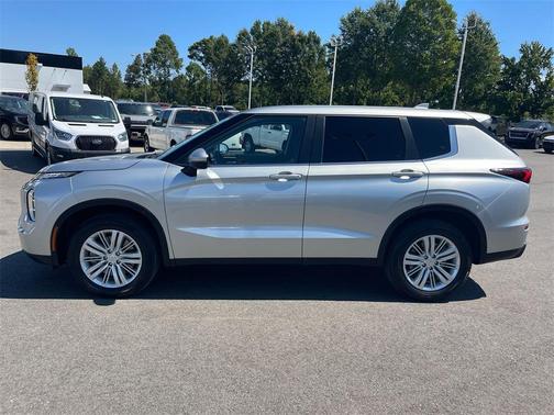 2024 Mitsubishi Outlander ES 2.5 S-AWC