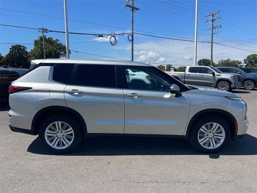 2024 Mitsubishi Outlander ES 2.5 S-AWC