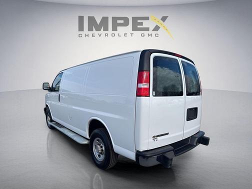 Summit White 2024 Chevrolet Express 2500 LT