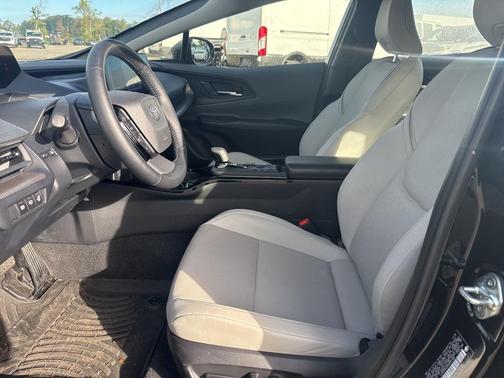 2024 Toyota Prius XLE