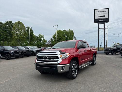 Barcelona Red Metallic 2017 Toyota Tundra SR5