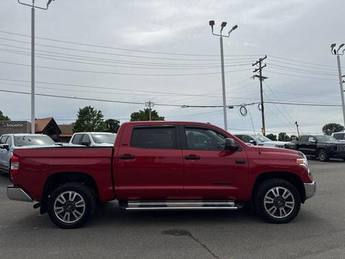 Barcelona Red Metallic 2017 Toyota Tundra SR5