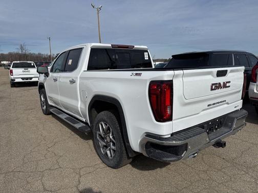 2025 GMC Sierra 1500 SLT