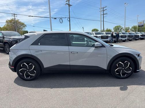 2024 Hyundai IONIQ 5 SE