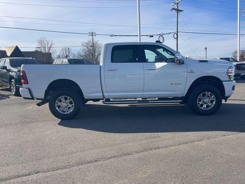 2024 RAM 2500 Laramie Crew Cab 4x4 6'4' Box