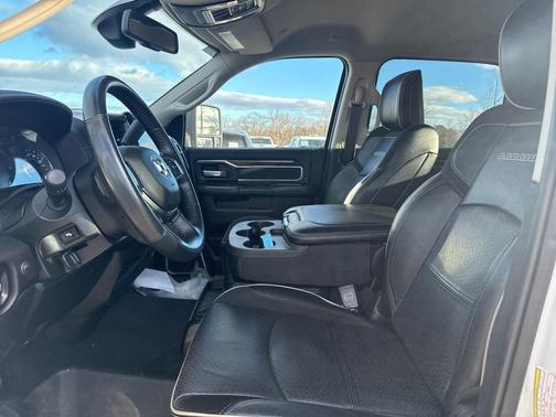 2024 RAM 2500 Laramie Crew Cab 4x4 6'4' Box