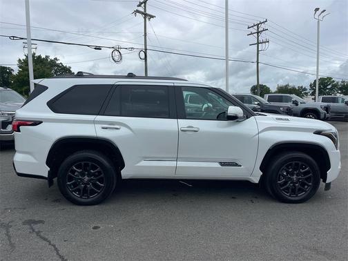 2025 Toyota Sequoia SR5