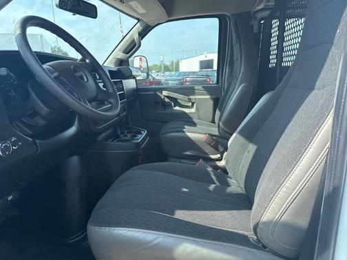 2023 GMC Savana 2500 Work Van