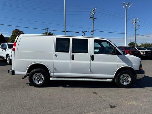 2023 GMC Savana 2500 Work Van