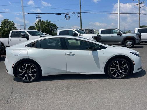 2024 Toyota Prius Prime SE