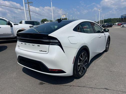 2024 Toyota Prius Prime SE