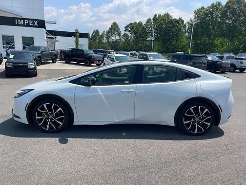 2024 Toyota Prius Prime SE