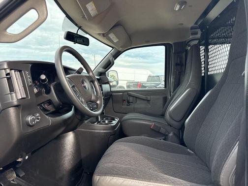 2023 GMC Savana 2500 Work Van