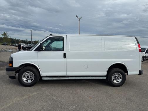 2023 GMC Savana 2500 Work Van