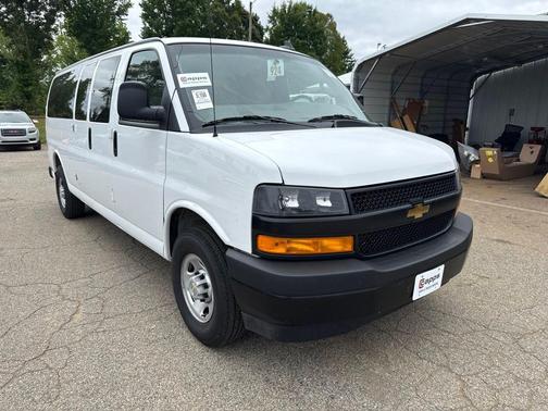 Summit White 2025 Chevrolet Express 3500 RWD 3500 Extended Wheelbase LS