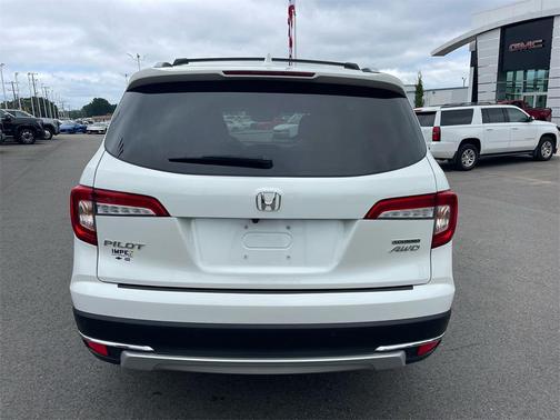 2022 Honda Pilot Touring 8-Passenger