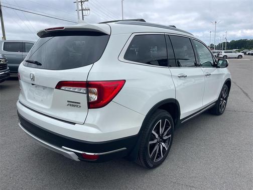 2022 Honda Pilot Touring 8-Passenger