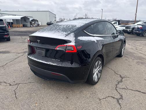 2024 Tesla Model Y Long Range Dual Motor All-Wheel Drive