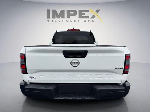 Glacier White 2024 Nissan Frontier S