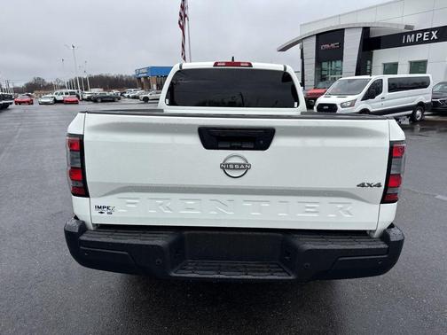 2024 Nissan Frontier S