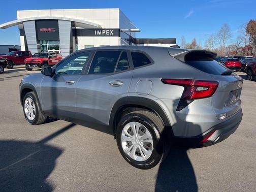 2024 Chevrolet Trax LS