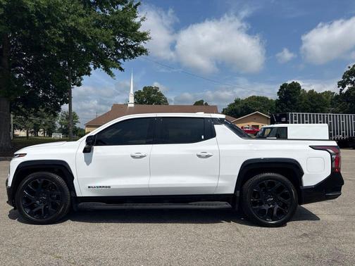Summit White 2025 Chevrolet Silverado EV RST