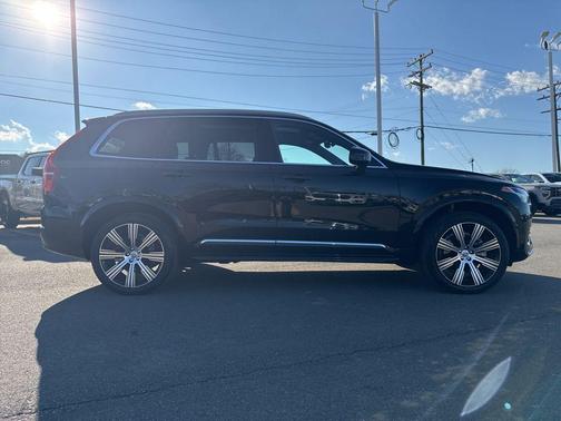 2024 Volvo XC90 B5 Plus Bright Theme