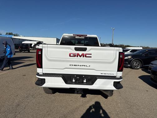 2025 GMC Sierra 3500 Denali
