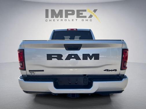 Silver Zynith 2026 RAM 2500 Big Horn Crew Cab 4x4 6'4' Box