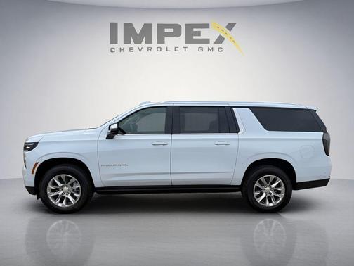 Polar White Tricoat 2026 Chevrolet Suburban Premier