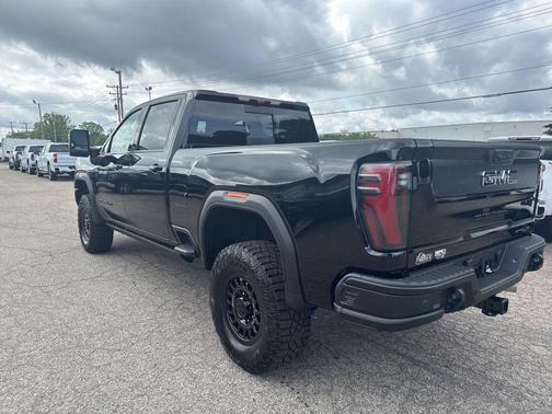 Onyx Black 2026 GMC Sierra 2500 AT4X