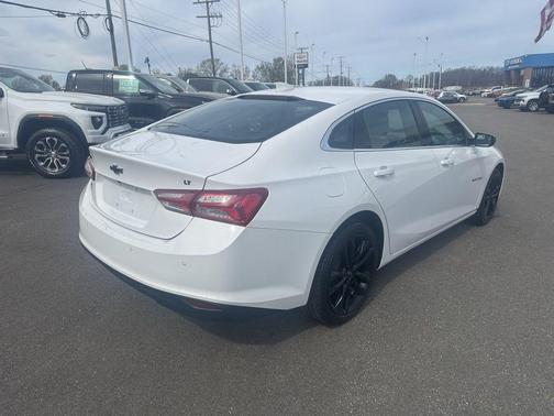 Summit White 2024 Chevrolet Malibu 1LT