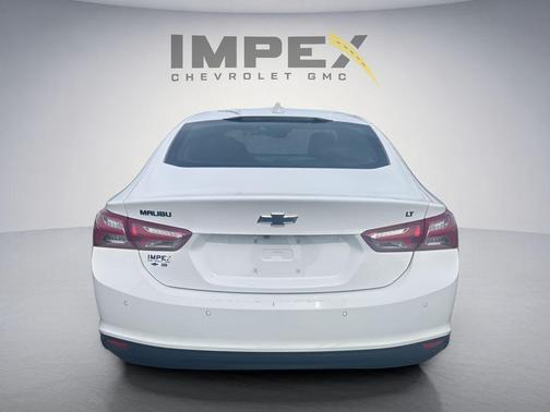 Summit White 2024 Chevrolet Malibu 1LT
