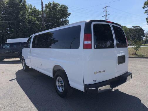 Summit White 2025 Chevrolet Express 3500 RWD 3500 Extended Wheelbase LT