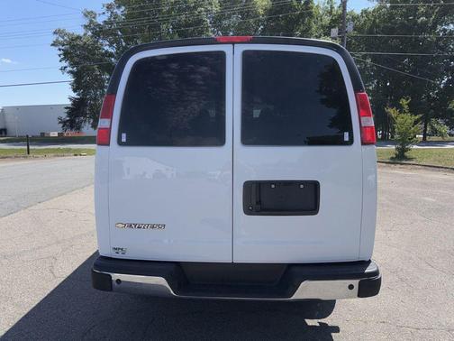 Summit White 2025 Chevrolet Express 3500 RWD 3500 Extended Wheelbase LT