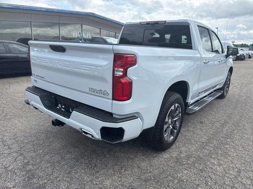 Polar White Tricoat 2026 Chevrolet Silverado 1500 High Country
