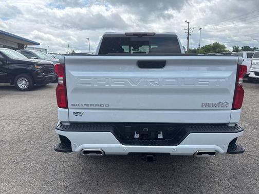 Polar White Tricoat 2026 Chevrolet Silverado 1500 High Country