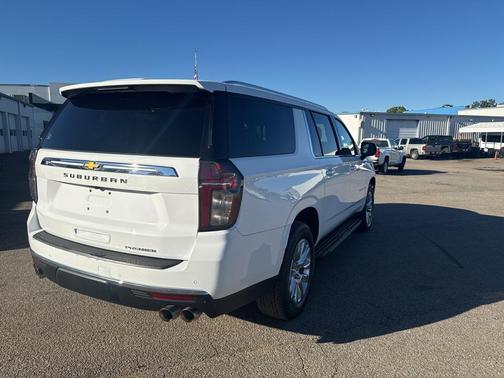 2023 Chevrolet Suburban Premier