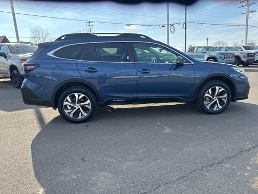 2022 Subaru Outback Limited XT