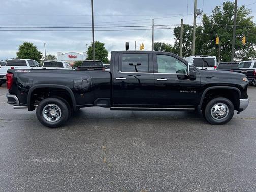 2024 Chevrolet Silverado 3500 LTZ