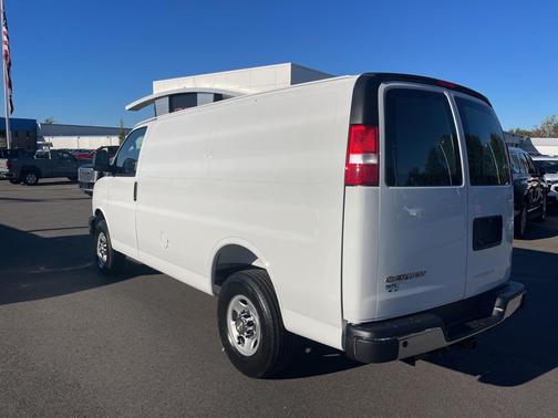 2025 Chevrolet Express 2500 RWD 2500 Regular Wheelbase WT