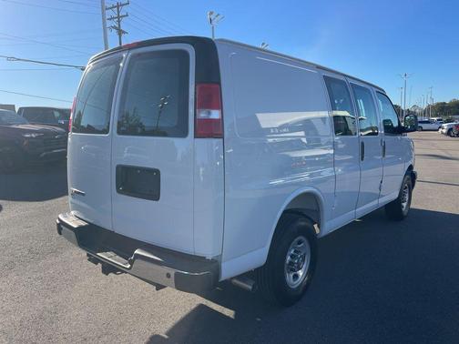 2025 Chevrolet Express 2500 RWD 2500 Regular Wheelbase WT